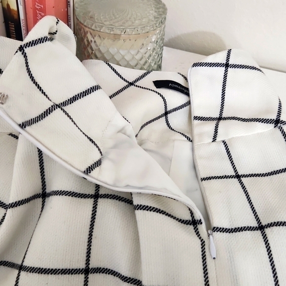 Elegant White Checkered Modest Skirt Large Career - Picture 6 of 7